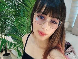 camgirl YirleiCasidy