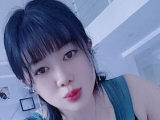 naked cam chat YueXiaoyue