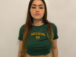 camwhore masturbating with vibrator ZaraBrunner